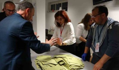 Avusturya’da kullanılan oylar Türkiye’ye gönderildi
