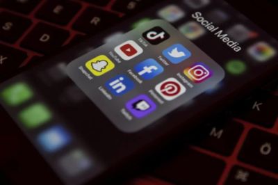 Fransa'da 15 yaş altına sosyal medya kısıtlaması