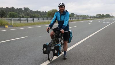 Bisikletle dünya turuna çıkan İngiliz adam; Türklerin misafirperverliğini çok sevdi.